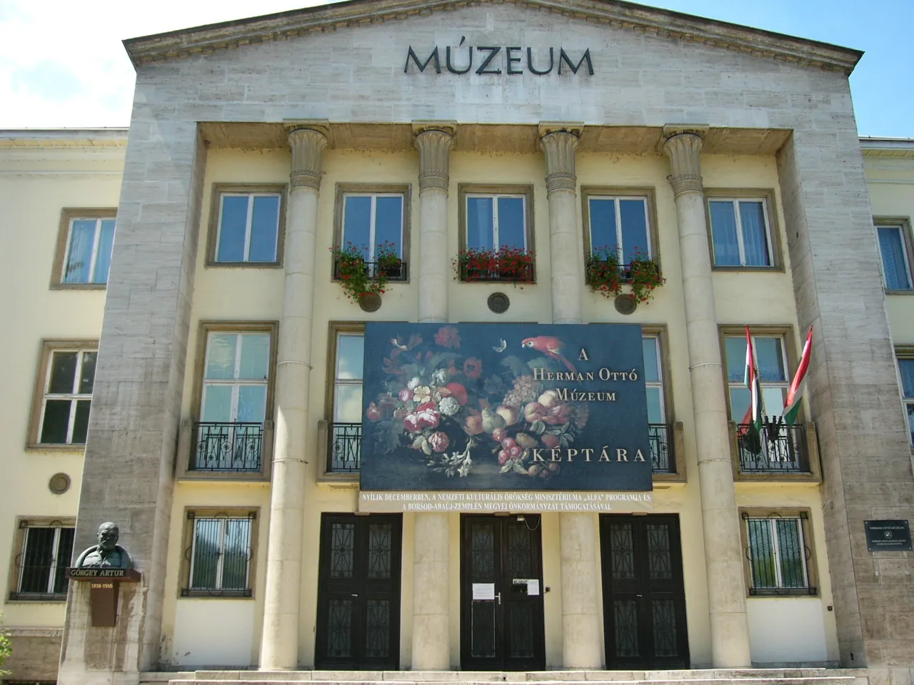 A Herman Ottó Múzeum központi épülete